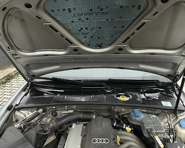 Сірий Ауді А4, об'ємом двигуна 1.6 л та пробігом 259 тис. км за 4600 $, фото 13 на Automoto.ua