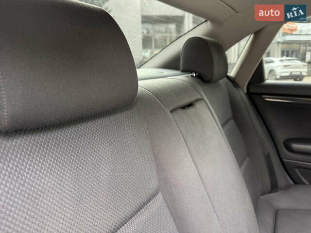 Серый Ауди А4, объемом двигателя 1.6 л и пробегом 250 тыс. км за 4650 $, фото 36 на Automoto.ua