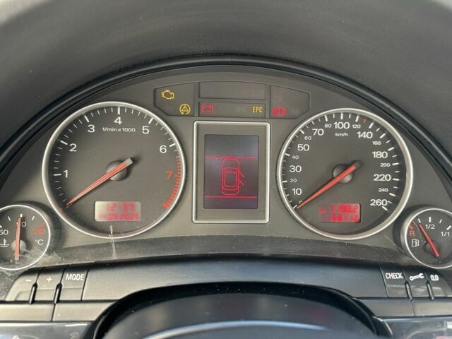Сірий Ауді А4, об'ємом двигуна 2 л та пробігом 158 тис. км за 5400 $, фото 4 на Automoto.ua