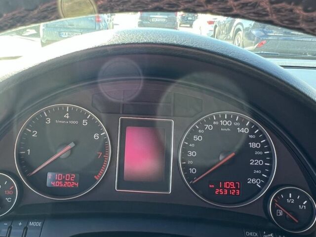 Сірий Ауді А4, об'ємом двигуна 2 л та пробігом 3 тис. км за 6200 $, фото 8 на Automoto.ua