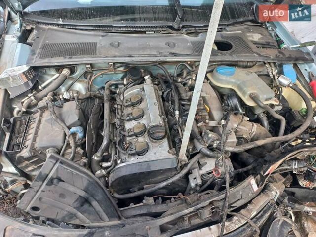 Сірий Ауді А4, об'ємом двигуна 1.8 л та пробігом 440 тис. км за 2000 $, фото 11 на Automoto.ua