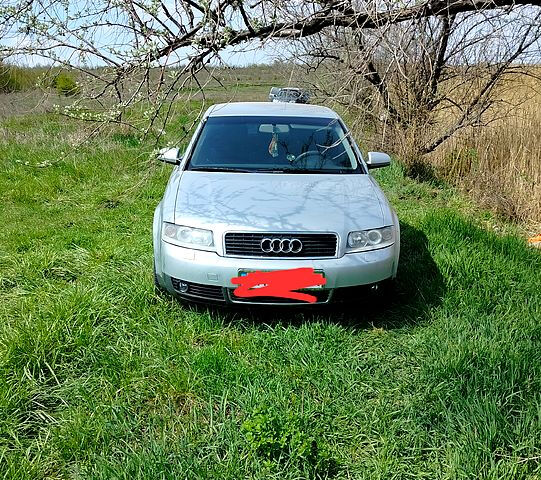 Серый Ауди А4, объемом двигателя 2 л и пробегом 0 тыс. км за 4000 $, фото 2 на Automoto.ua