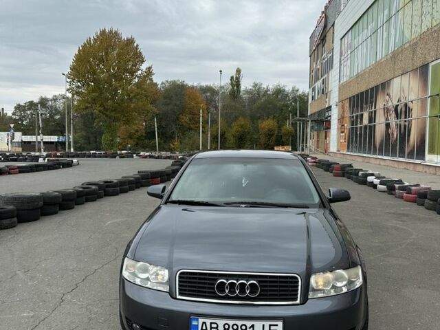 Серый Ауди А4, объемом двигателя 2 л и пробегом 240 тыс. км за 5000 $, фото 1 на Automoto.ua