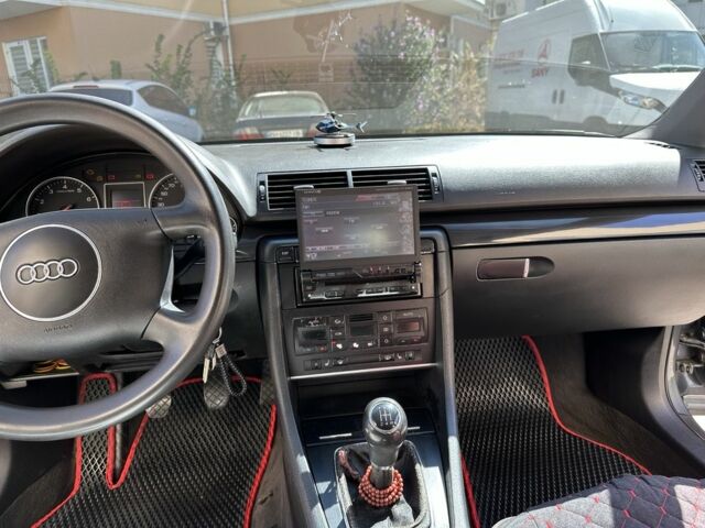 Сірий Ауді А4, об'ємом двигуна 2 л та пробігом 158 тис. км за 5400 $, фото 3 на Automoto.ua