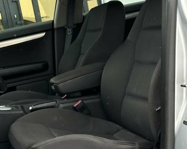 Серый Ауди А4, объемом двигателя 2 л и пробегом 221 тыс. км за 5500 $, фото 25 на Automoto.ua