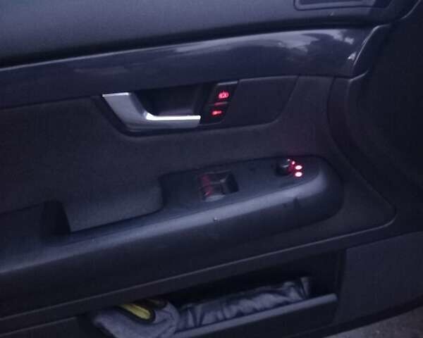 Сірий Ауді А4, об'ємом двигуна 1.6 л та пробігом 245 тис. км за 6500 $, фото 1 на Automoto.ua