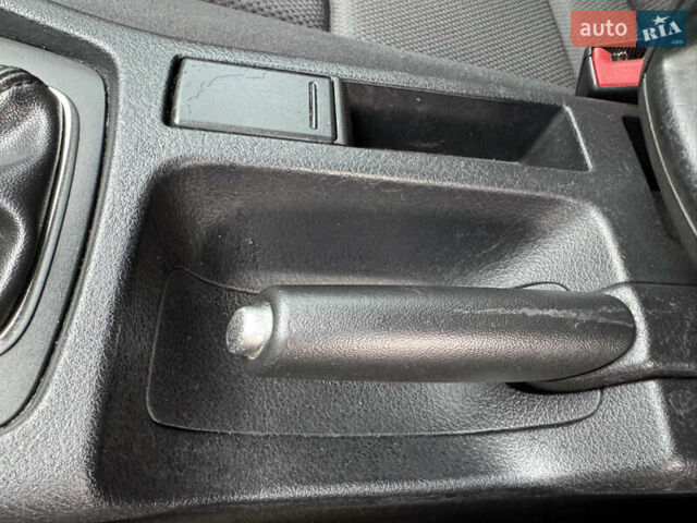 Серый Ауди А4, объемом двигателя 1.6 л и пробегом 250 тыс. км за 4650 $, фото 46 на Automoto.ua