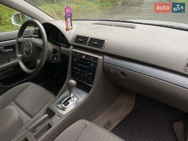 Сірий Ауді А4, об'ємом двигуна 1.8 л та пробігом 180 тис. км за 5500 $, фото 39 на Automoto.ua