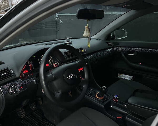 Сірий Ауді А4, об'ємом двигуна 1.6 л та пробігом 259 тис. км за 4600 $, фото 10 на Automoto.ua