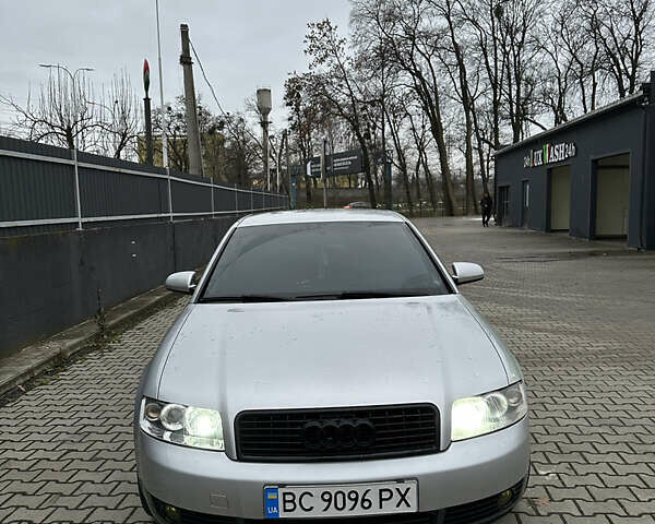 Сірий Ауді А4, об'ємом двигуна 1.6 л та пробігом 259 тис. км за 4600 $, фото 1 на Automoto.ua