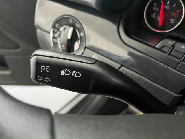 Сірий Ауді А4, об'ємом двигуна 1.6 л та пробігом 249 тис. км за 4500 $, фото 20 на Automoto.ua