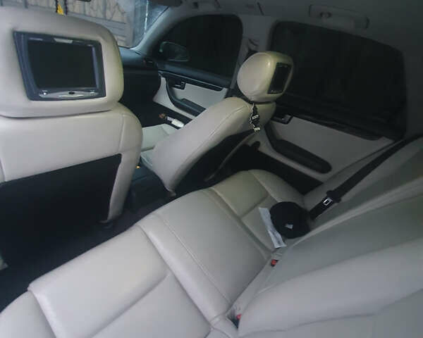 Серый Ауди А4, объемом двигателя 1.8 л и пробегом 240 тыс. км за 4200 $, фото 2 на Automoto.ua