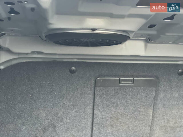 Сірий Ауді А4, об'ємом двигуна 1.6 л та пробігом 256 тис. км за 5150 $, фото 16 на Automoto.ua