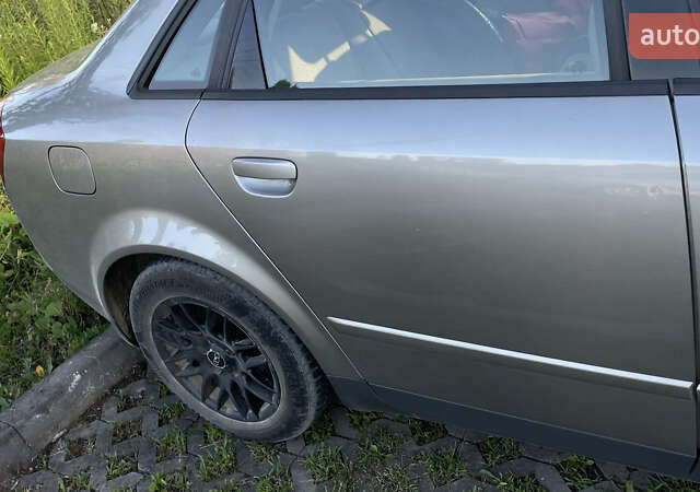 Серый Ауди А4, объемом двигателя 2 л и пробегом 250 тыс. км за 5200 $, фото 12 на Automoto.ua