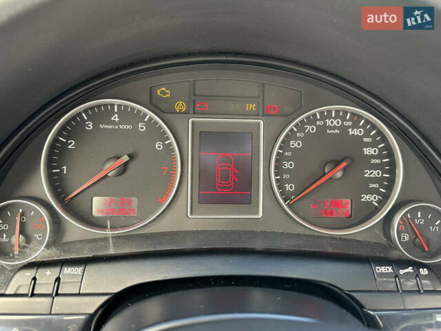 Сірий Ауді А4, об'ємом двигуна 2 л та пробігом 158 тис. км за 5400 $, фото 4 на Automoto.ua