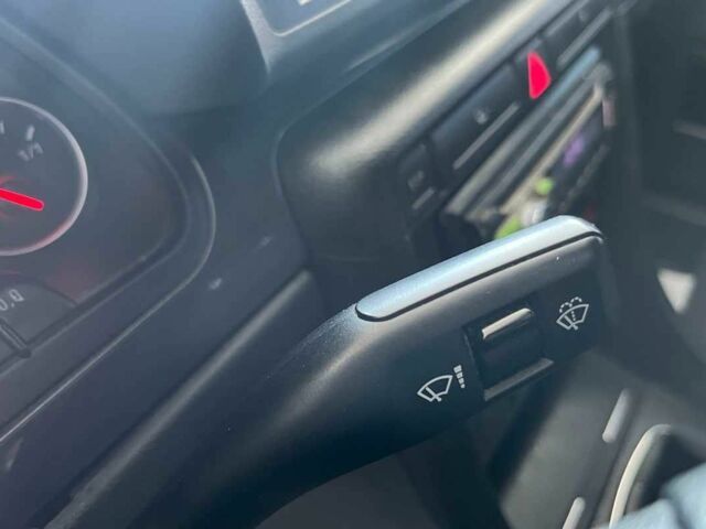 Сірий Ауді А4, об'ємом двигуна 1.6 л та пробігом 249 тис. км за 4500 $, фото 19 на Automoto.ua