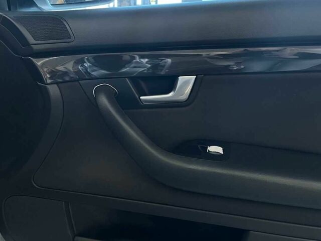 Сірий Ауді А4, об'ємом двигуна 1.6 л та пробігом 249 тис. км за 4500 $, фото 9 на Automoto.ua