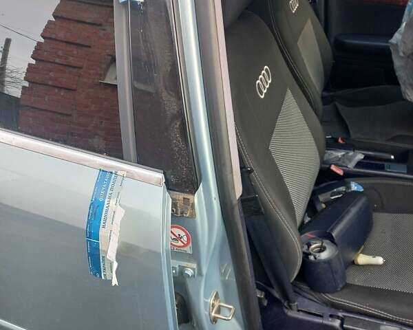 Сірий Ауді А4, об'ємом двигуна 1.8 л та пробігом 440 тис. км за 2000 $, фото 6 на Automoto.ua