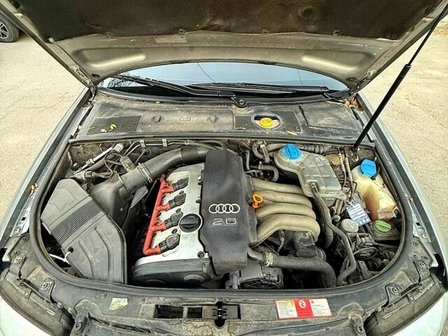 Серый Ауди А4, объемом двигателя 2 л и пробегом 220 тыс. км за 2950 $, фото 3 на Automoto.ua