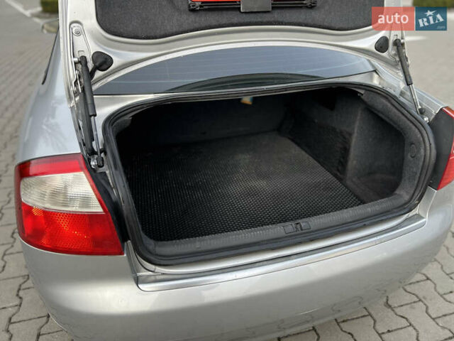 Сірий Ауді А4, об'ємом двигуна 1.6 л та пробігом 310 тис. км за 4450 $, фото 36 на Automoto.ua