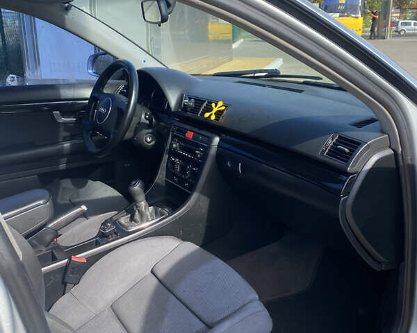 Сірий Ауді А4, об'ємом двигуна 2 л та пробігом 325 тис. км за 5300 $, фото 6 на Automoto.ua