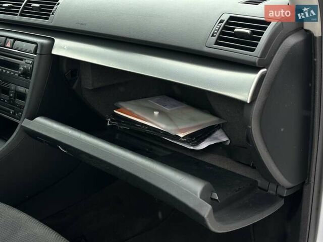 Серый Ауди А4, объемом двигателя 2 л и пробегом 221 тыс. км за 5500 $, фото 29 на Automoto.ua