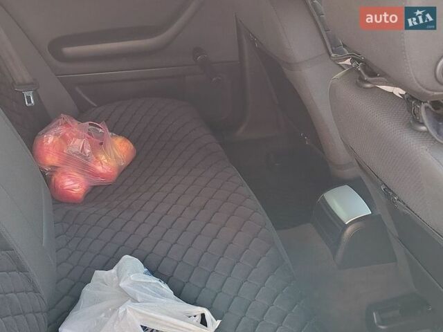 Сірий Ауді А4, об'ємом двигуна 1.6 л та пробігом 239 тис. км за 5799 $, фото 32 на Automoto.ua