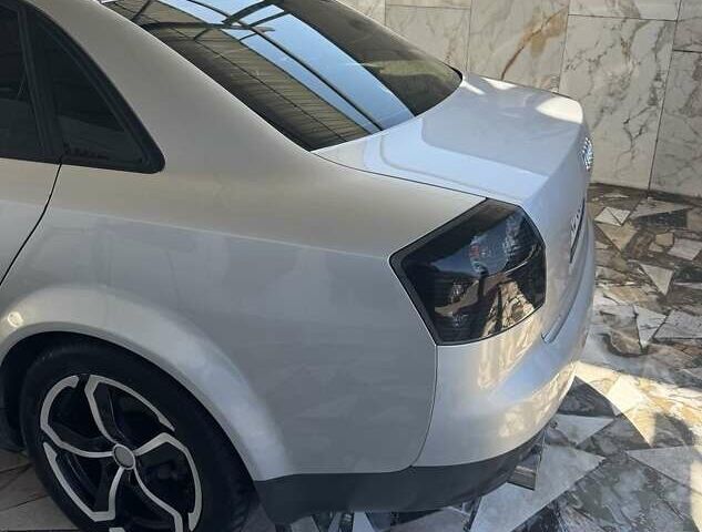 Серый Ауди А4, объемом двигателя 2 л и пробегом 274 тыс. км за 4400 $, фото 3 на Automoto.ua