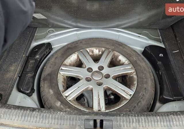 Серый Ауди А4, объемом двигателя 1.9 л и пробегом 400 тыс. км за 4200 $, фото 1 на Automoto.ua