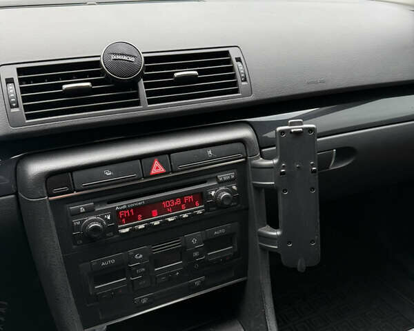 Сірий Ауді А4, об'ємом двигуна 1.98 л та пробігом 196 тис. км за 5300 $, фото 12 на Automoto.ua