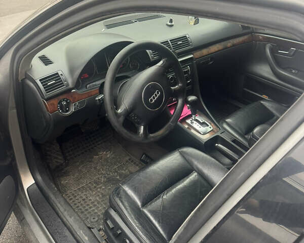 Серый Ауди А4, объемом двигателя 2.5 л и пробегом 300 тыс. км за 3200 $, фото 4 на Automoto.ua