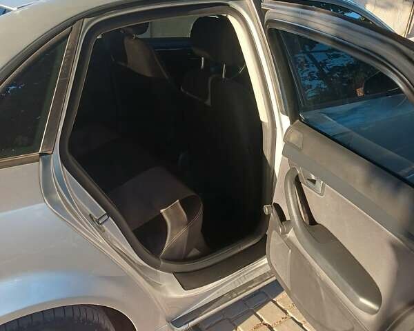 Сірий Ауді А4, об'ємом двигуна 1.6 л та пробігом 329 тис. км за 4500 $, фото 5 на Automoto.ua