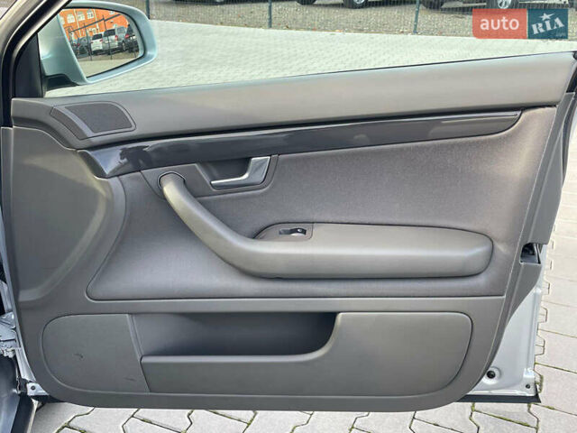 Сірий Ауді А4, об'ємом двигуна 1.6 л та пробігом 207 тис. км за 5999 $, фото 23 на Automoto.ua