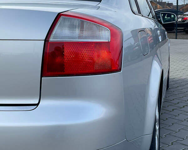 Сірий Ауді А4, об'ємом двигуна 1.6 л та пробігом 207 тис. км за 5999 $, фото 70 на Automoto.ua