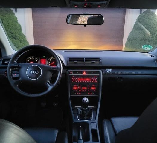 Сірий Ауді А4, об'ємом двигуна 1.8 л та пробігом 267 тис. км за 1800 $, фото 3 на Automoto.ua