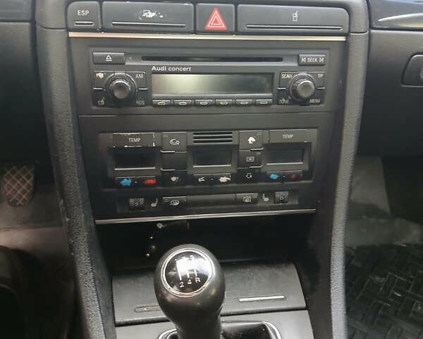 Серый Ауди А4, объемом двигателя 1.6 л и пробегом 216 тыс. км за 3700 $, фото 5 на Automoto.ua