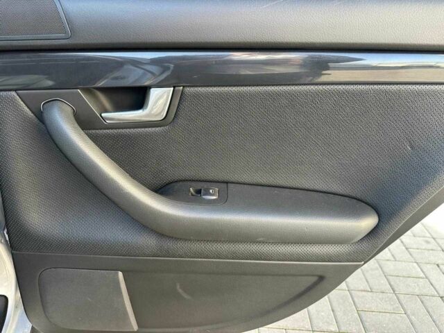 Сірий Ауді А4, об'ємом двигуна 1.8 л та пробігом 198 тис. км за 6940 $, фото 14 на Automoto.ua