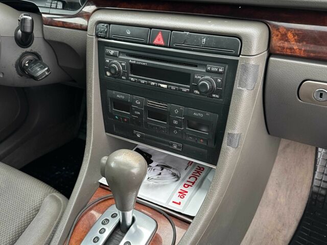 Сірий Ауді А4, об'ємом двигуна 2 л та пробігом 220 тис. км за 5350 $, фото 7 на Automoto.ua