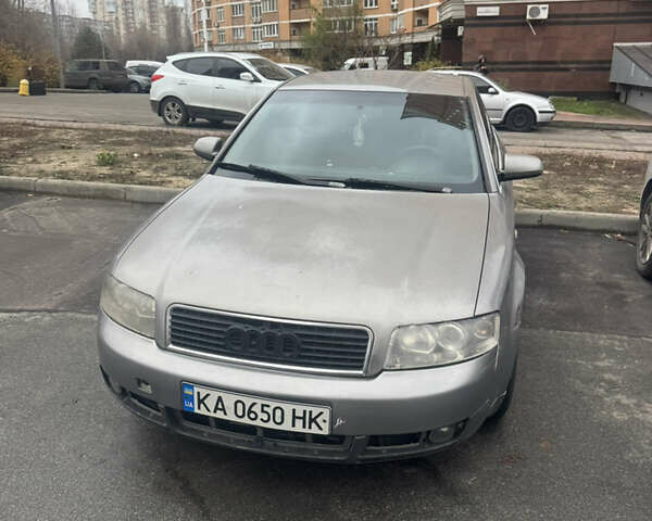 Серый Ауди А4, объемом двигателя 2.5 л и пробегом 300 тыс. км за 3200 $, фото 1 на Automoto.ua