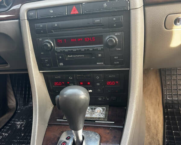 Серый Ауди А4, объемом двигателя 2.98 л и пробегом 211 тыс. км за 5200 $, фото 26 на Automoto.ua