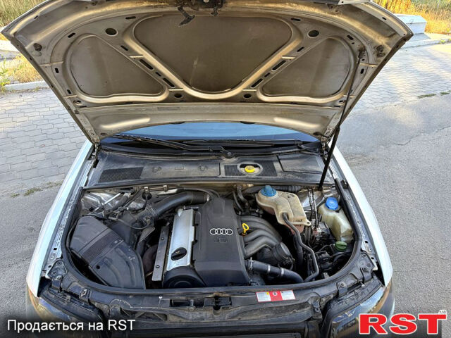 Серый Ауди А4, объемом двигателя 1.6 л и пробегом 298 тыс. км за 5500 $, фото 13 на Automoto.ua