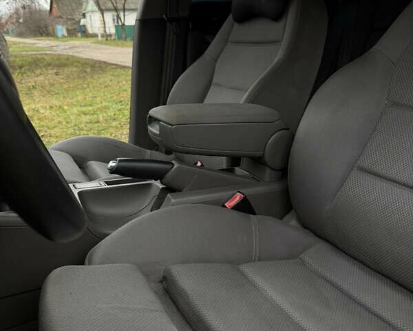 Серый Ауди А4, объемом двигателя 1.8 л и пробегом 230 тыс. км за 5850 $, фото 25 на Automoto.ua