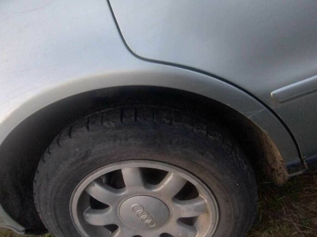 Ауді А4 2003 у Любешів на Automoto.ua Сірий Ауді А4, об'ємом двигуна 2.5 л та пробігом 350 тис. км за 1073 $, фото 9 на Automoto.ua