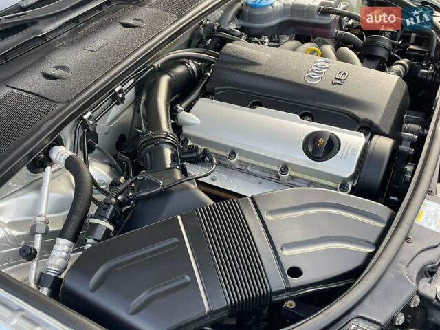 Сірий Ауді А4, об'ємом двигуна 1.6 л та пробігом 207 тис. км за 5999 $, фото 13 на Automoto.ua