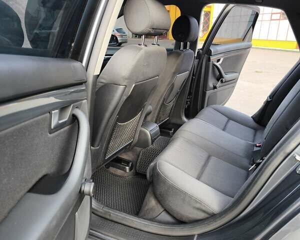 Сірий Ауді А4, об'ємом двигуна 2 л та пробігом 251 тис. км за 4800 $, фото 4 на Automoto.ua