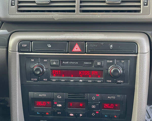 Сірий Ауді А4, об'ємом двигуна 1.6 л та пробігом 207 тис. км за 5999 $, фото 94 на Automoto.ua