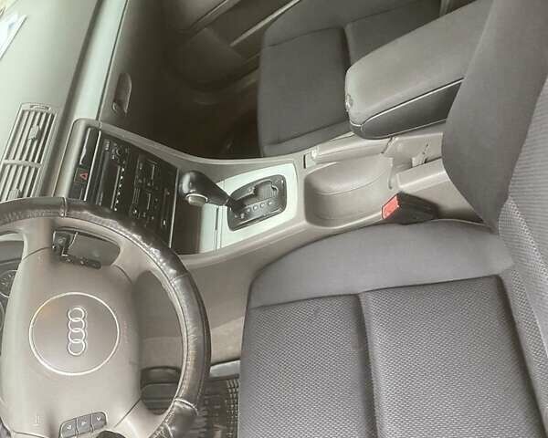 Серый Ауди А4, объемом двигателя 1.8 л и пробегом 298 тыс. км за 4200 $, фото 6 на Automoto.ua