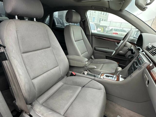 Сірий Ауді А4, об'ємом двигуна 2 л та пробігом 220 тис. км за 5350 $, фото 6 на Automoto.ua