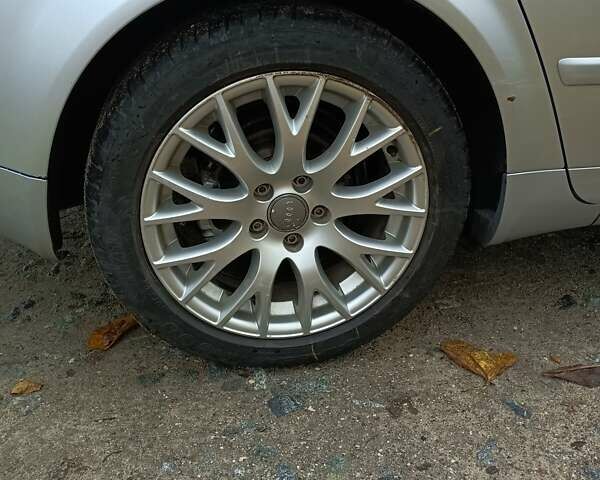 Серый Ауди А4, объемом двигателя 2 л и пробегом 260 тыс. км за 5200 $, фото 4 на Automoto.ua