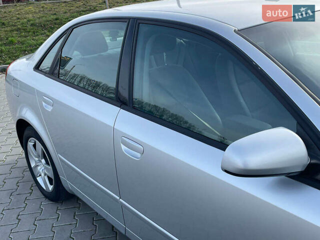 Сірий Ауді А4, об'ємом двигуна 1.6 л та пробігом 207 тис. км за 5999 $, фото 63 на Automoto.ua